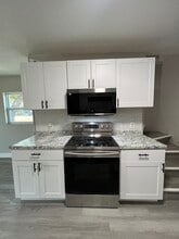 6412 Diamond St in Tampa, FL - Foto de edificio - Building Photo