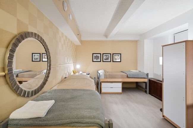 525 Lexington Ave in New York, NY - Building Photo - Building Photo