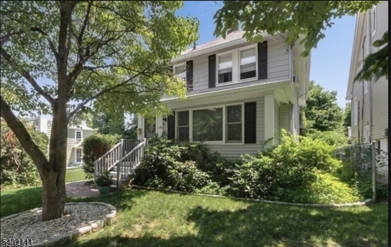 16 Cross St in Madison, NJ - Building Photo