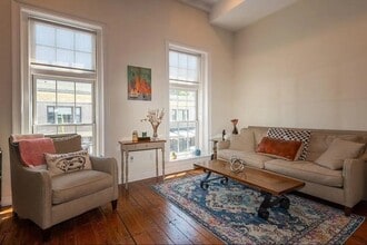 141 Washington St in Salem, MA - Foto de edificio - Building Photo