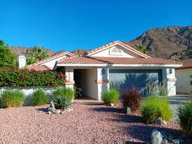 54140 Avenida Mendoza in La Quinta, CA - Building Photo