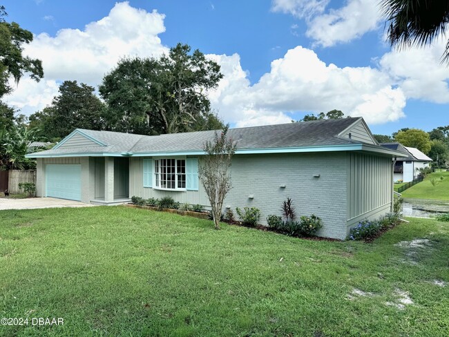 25 Raintree Ln in Ormond Beach, FL - Foto de edificio - Building Photo