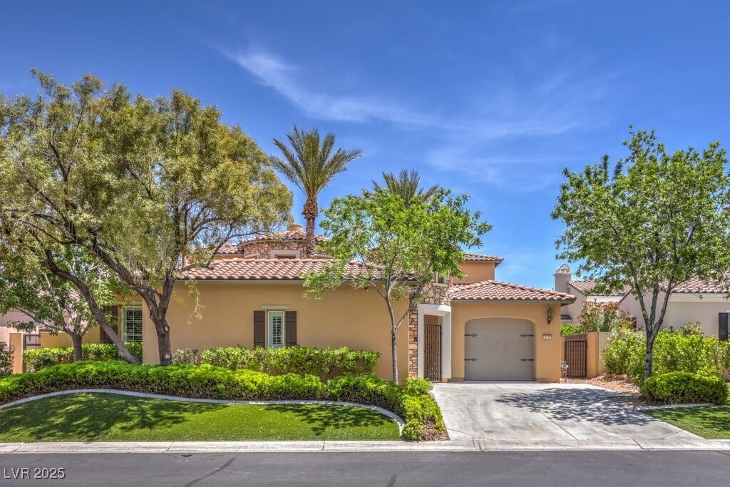 12050 Whitehills St in Las Vegas, NV - Building Photo