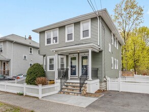 77 Lake St in Arlington, MA - Building Photo - Building Photo