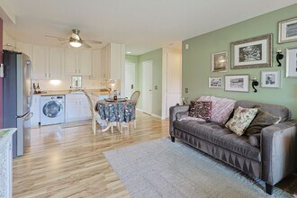 6350 Genesee Ave in San Diego, CA - Building Photo - Building Photo