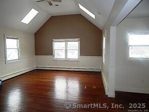 21 Treadway Ave in Norwich, CT - Building Photo - Building Photo
