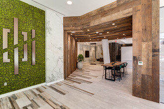 Coda on Half | Luxury Navy Yard / SE DC Apartments for Rent in Washington, DC - Foto de edificio - Lobby