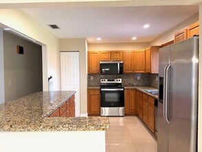 2562 NW 107th Ave in Sunrise, FL - Building Photo - Building Photo