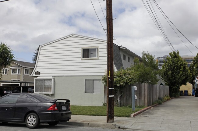 The Townhouse Apartments in Castro Valley, CA - Foto de edificio - Building Photo