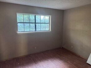 1017 12th St SE, Unit 1015 in Paris, TX - Building Photo - Building Photo