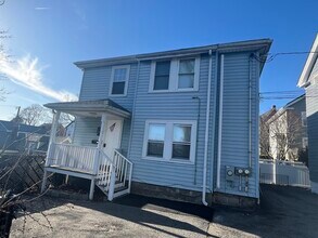 25R Auburn St in Woburn, MA - Building Photo - Building Photo