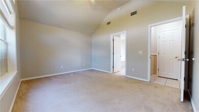 235 Stuttgart Cir in College Station, TX - Building Photo - Building Photo
