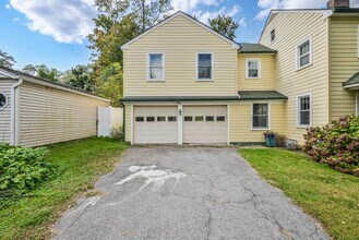 30 Violet Pl in Rhinebeck, NY - Building Photo - Building Photo