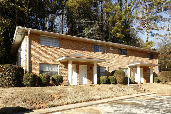 Colonial Park Apartments in Stone Mountain, GA - Building Photo - Building Photo