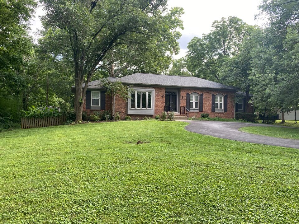 5309 Williamsburg Rd in Brentwood, TN - Building Photo