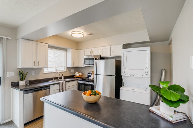 Heritage Hills in Jefferson Hills, PA - Building Photo - Interior Photo