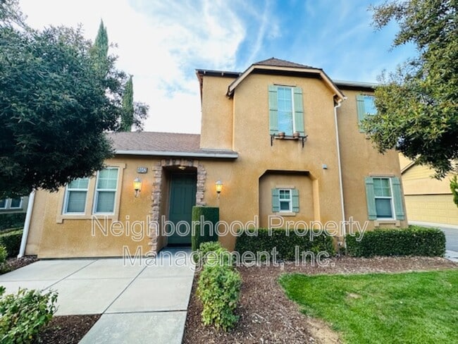 4042 Trenton Ave in Clovis, CA - Building Photo - Building Photo