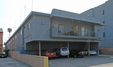 3756 Clarington Ave in Los Angeles, CA - Building Photo - Other