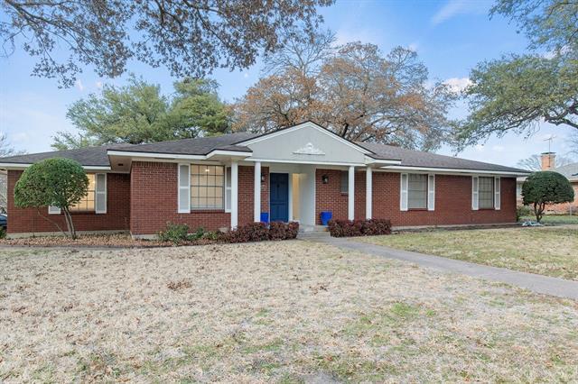 527 E Spring Valley Rd in Richardson, TX - Building Photo
