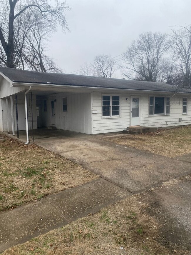 property at 524 N Allyn St