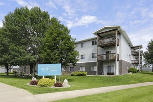 North Pointe Apartments in Bismarck, ND - Building Photo