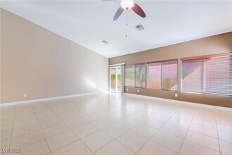 9542 Twister Trace St in Las Vegas, NV - Foto de edificio - Building Photo