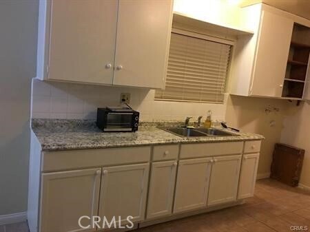 338 S Pomelo Ave in Monterey Park, CA - Foto de edificio - Building Photo