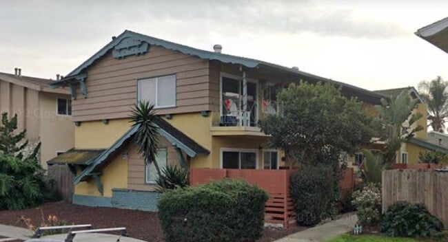 3688 Redondo Beach Blvd, Unit D