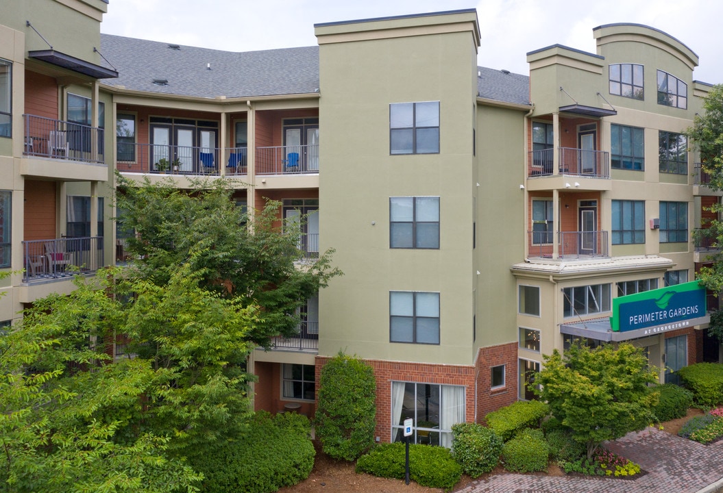 Perimeter Gardens at Georgetown in Dunwoody, GA - Foto de edificio