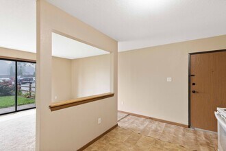 Cypress 1 (East Ridge) in Des Moines, IA - Building Photo - Building Photo