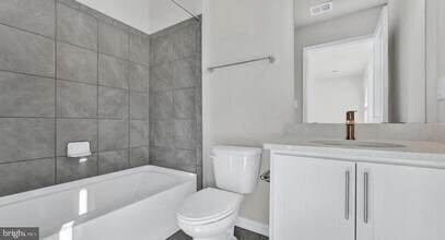 5044 Silver Oak Dr in Rosedale, MD - Building Photo - Building Photo