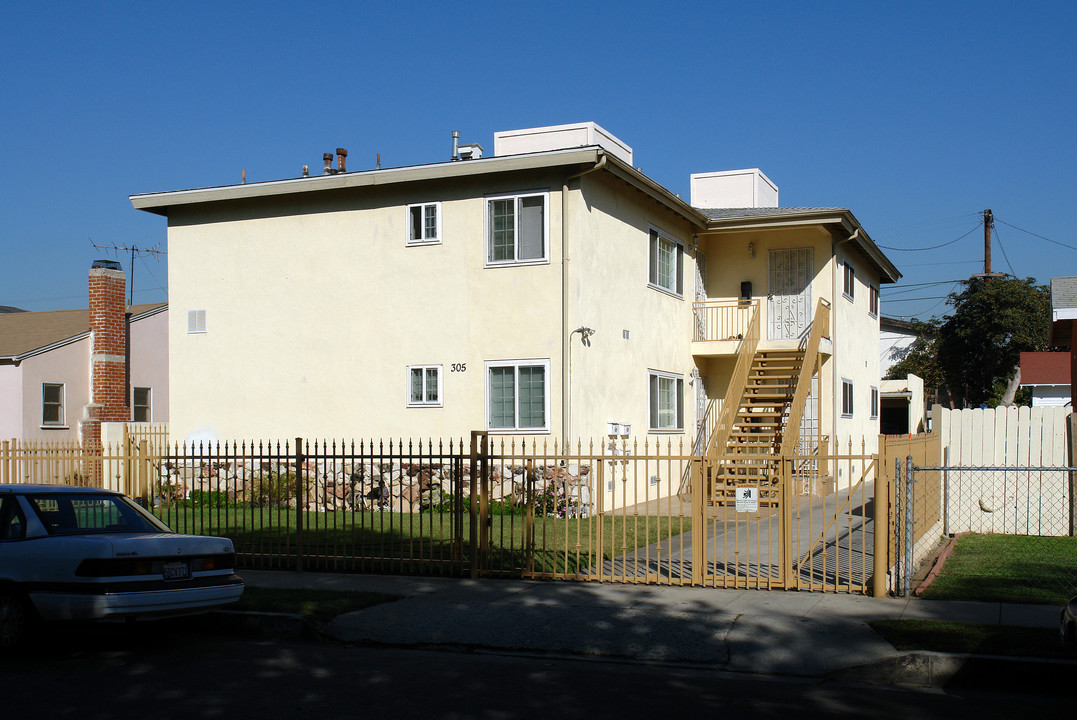 305 W Magnolia Ave in Inglewood, CA - Foto de edificio