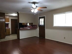 2103 Christine Ave in Bossier City, LA - Building Photo - Building Photo