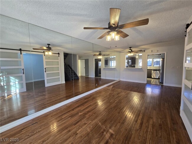 2953 Calle Grande in Las Vegas, NV - Foto de edificio - Building Photo