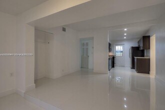 2260 Service Rd in Opa Locka, FL - Building Photo - Building Photo