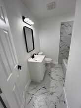7822 Sharondale Dr in Houston, TX - Building Photo - Building Photo
