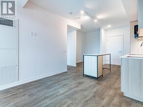 251 Masonry Wy in Mississauga, ON - Building Photo - Building Photo