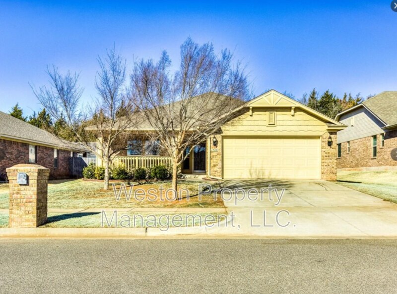 1709 Choctaw Wood Dr in Choctaw, OK - Building Photo