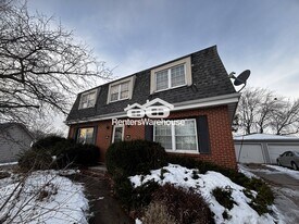 4122 77th St Cir in Urbandale, IA - Building Photo