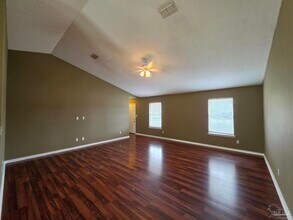 4041 Shorewood Dr in Pensacola, FL - Building Photo - Building Photo