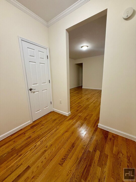 West 171st Street in New York, NY - Building Photo