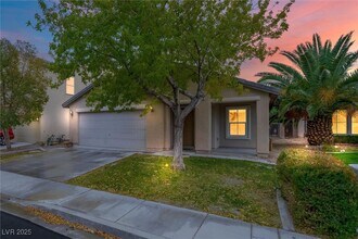 5025 Ropers Rock Ct in Las Vegas, NV - Building Photo - Building Photo