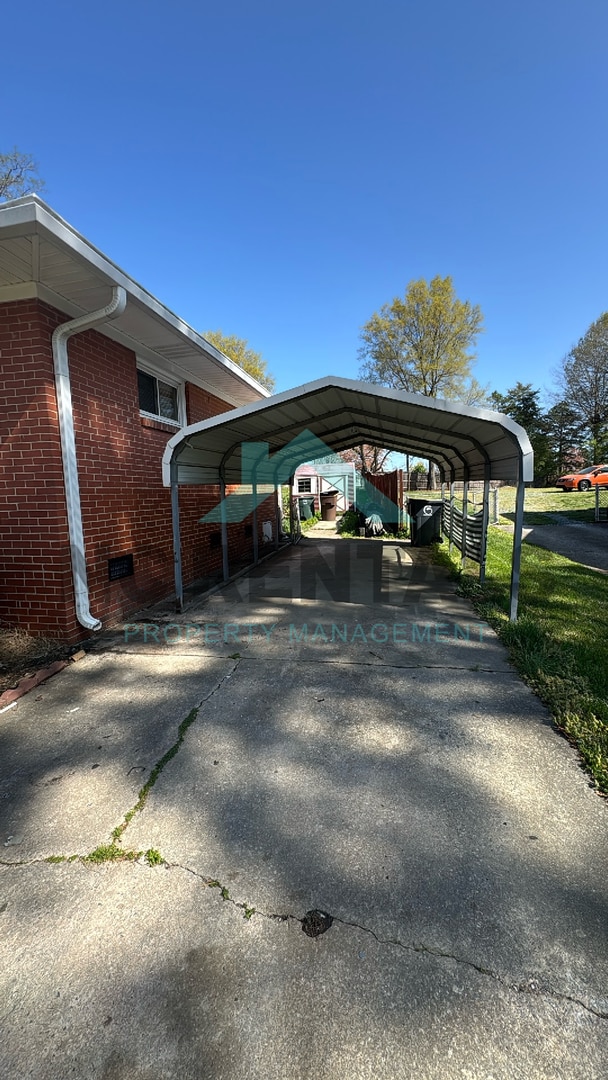 1701 Phillips Ave in Greensboro, NC - Building Photo - Building Photo