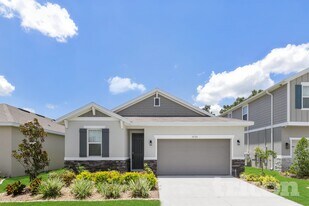 5725 Arlington River Dr. in Lakeland, FL - Building Photo