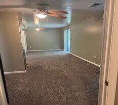 6200 Tamara Ct, Unit 2 in Camp Springs, MD - Building Photo