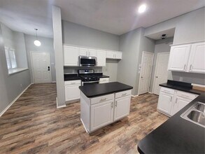 9800 Meadow Rue Dr in McKinney, TX - Building Photo - Building Photo
