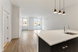 5945 6th Ave in Kenosha, WI - Foto de edificio - Building Photo