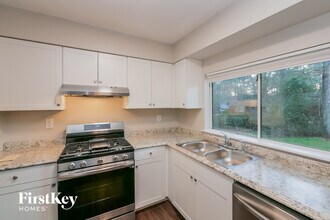 9052 Homewood Dr in Riverdale, GA - Building Photo - Building Photo