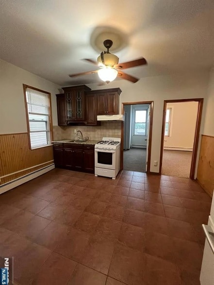 property at 16 Farnham Ave
