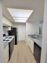 14404 NE 31st St in Bellevue, WA - Foto de edificio - Building Photo